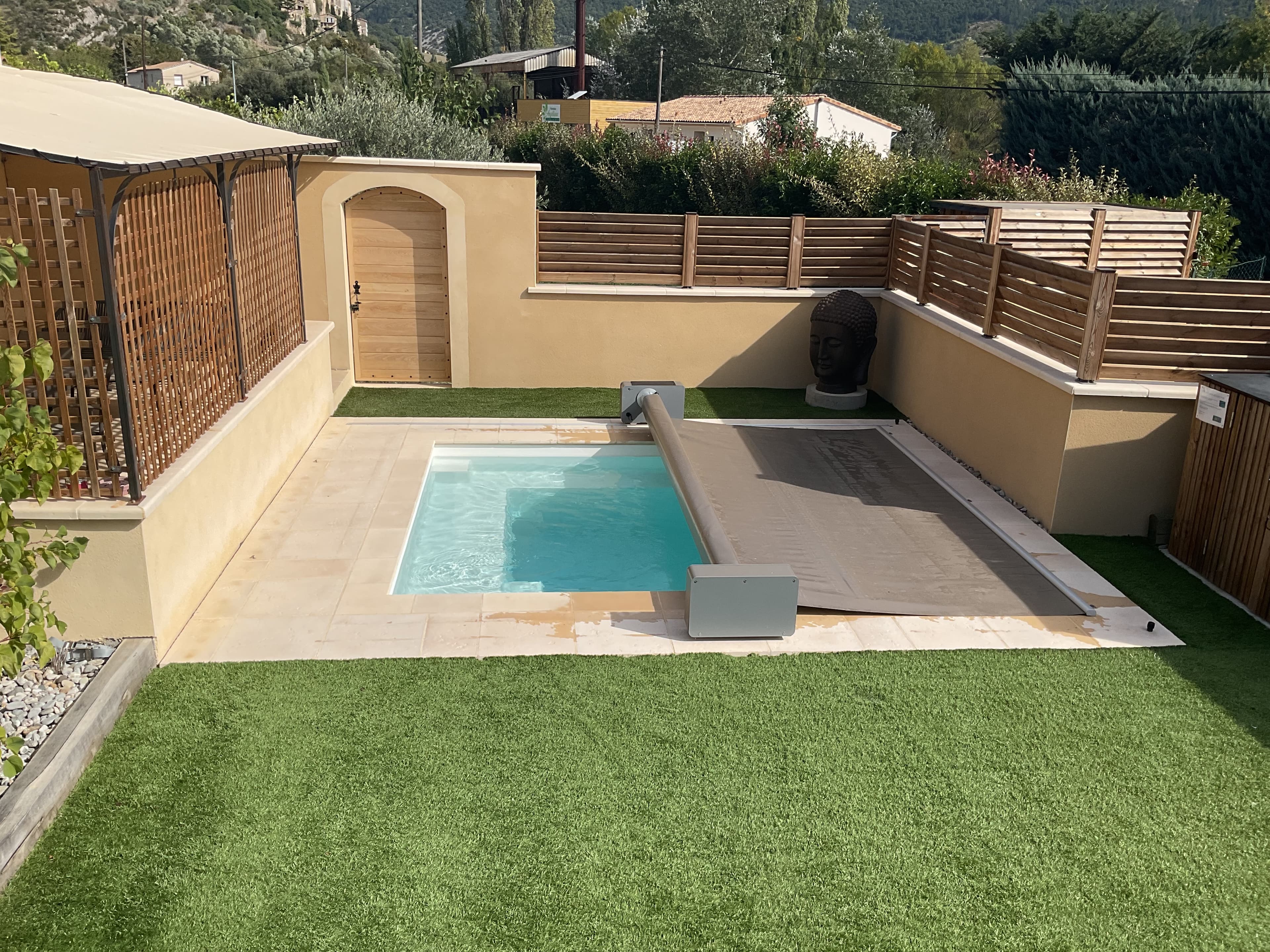 Compact - Acoperitoare automată compactă pentru piscină