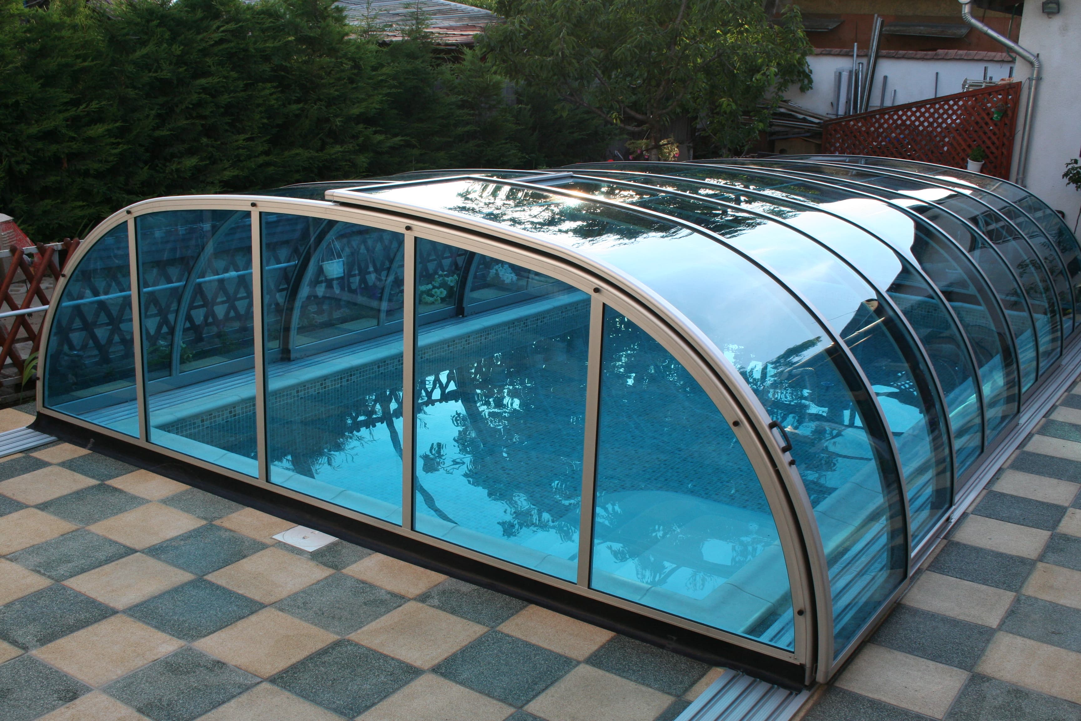 Neptune - Acoperire pentru piscină din policarbonat de înălțime medie
